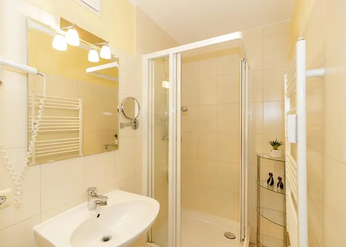 Апартаменты Urlaubstraeume-am-meer-wohnung-4-11-9772 Кюлунгсборн